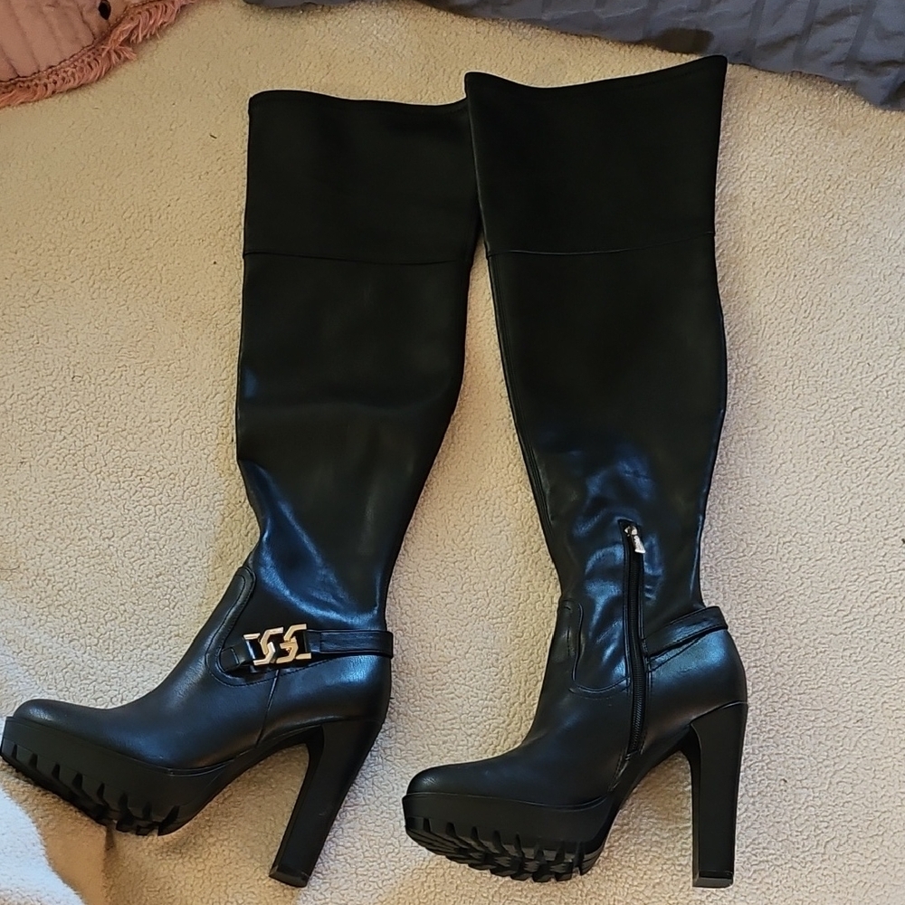 Black Over the Knee Boots with High Heels and Platform